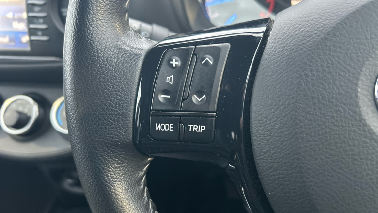 Toyota Yaris 1.5 VVT-i Design 5dr Petrol Hatchback